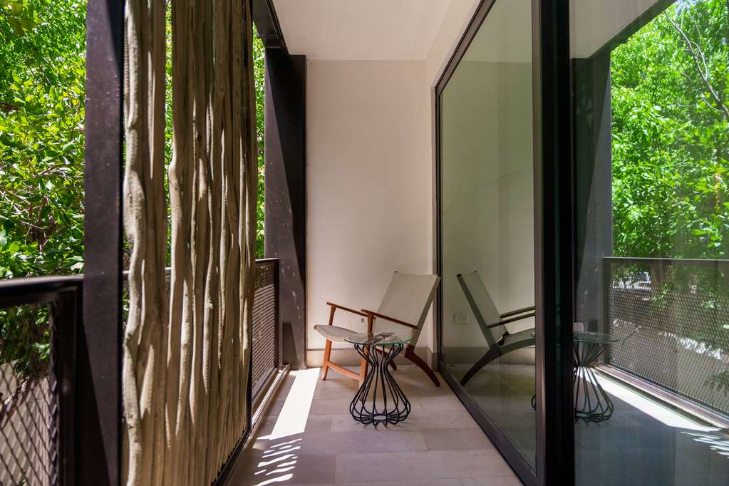 TERRACE JR SUITE