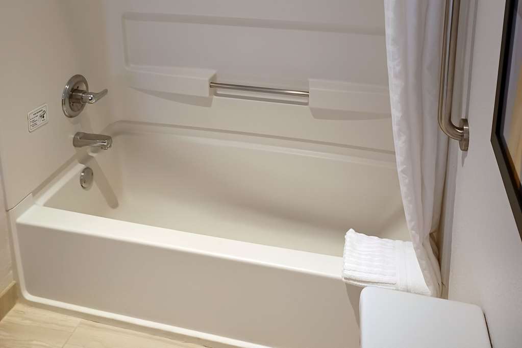 Comfort Inn Edinburgh Columbus - photo 8