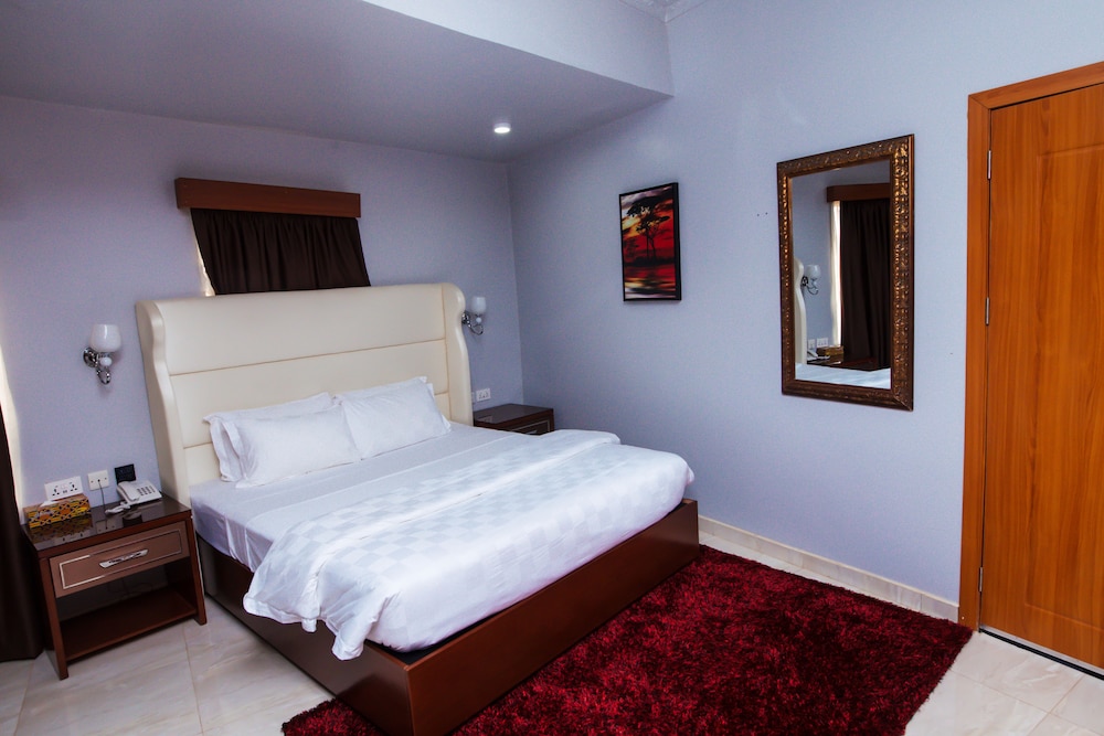 Crismon Hotel in Tema, Ghana