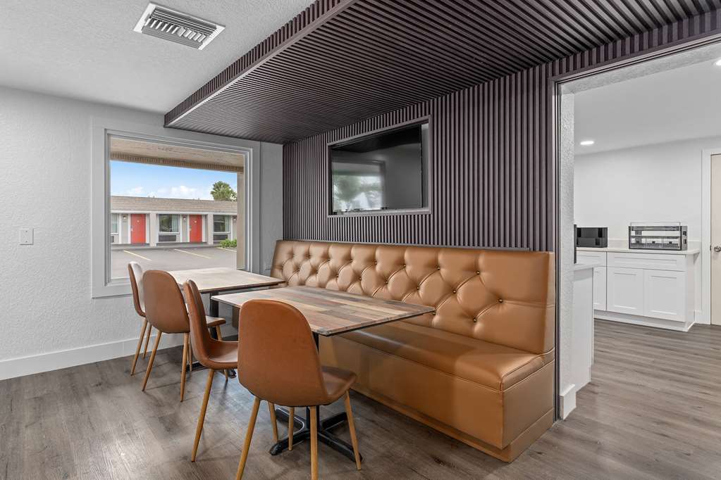 Travelodge by Wyndham Kissimmee Orlando - photo 16