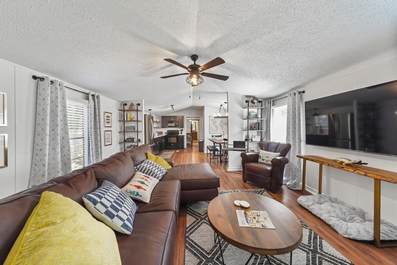 Lake Conroe 3br Boat Ramp Access Bbq Sleeps 8 — 4-Star Luxury Hotel in Willis, United States