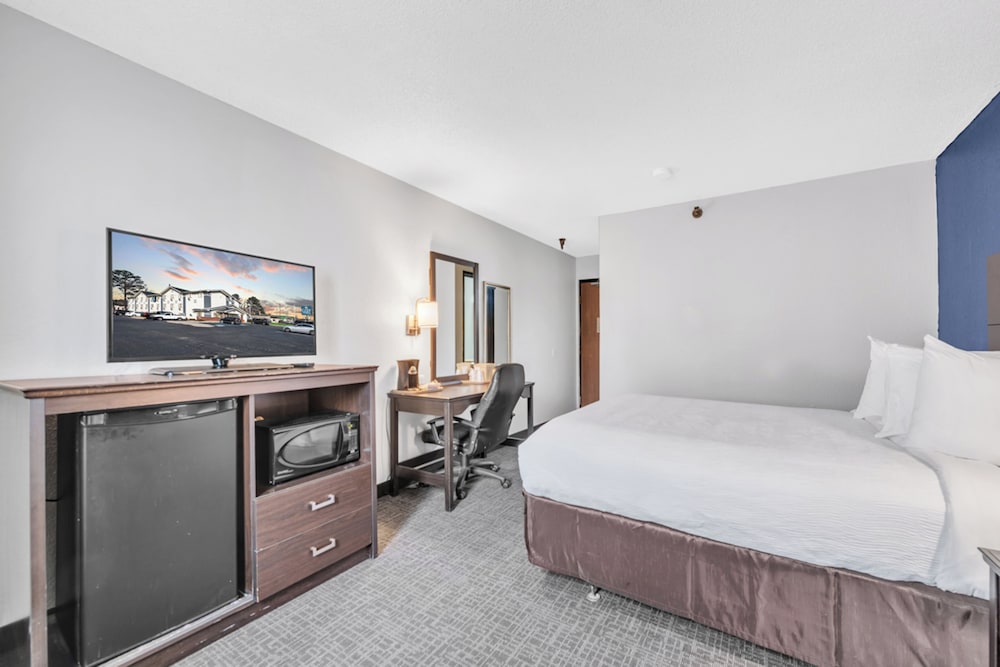 City Center Inn by OYO I 64 Newport News - photo 14