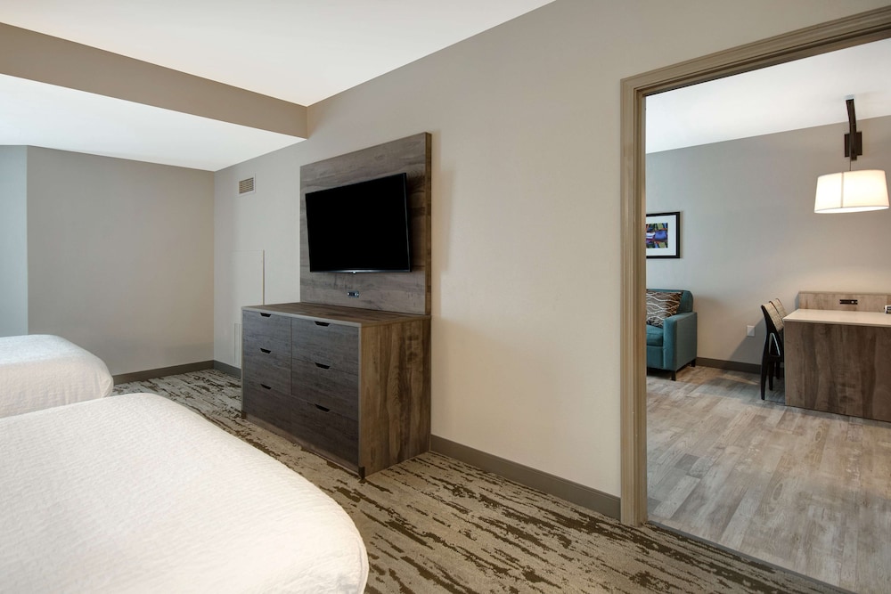 Homewood Suites by Hilton Lexington Hamburg - photo 7