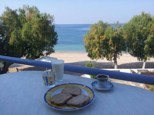 Pano sto Kyma in Plomari, Greece