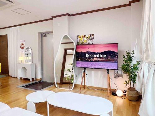 Morning in Seoul — 4-Star Luxury Hotel in Seoul, South Korea