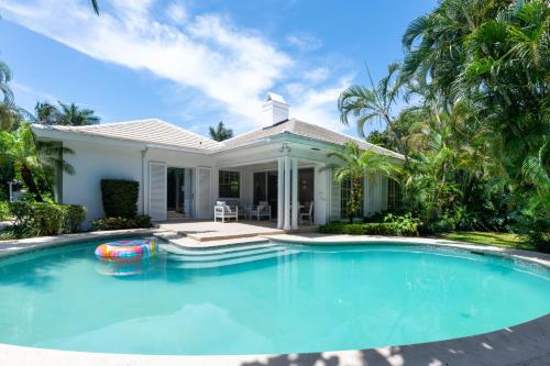 Delray Pool Home 5 Minutes to Beach — 4-Star Luxury Hotel in Delray Beach, United States