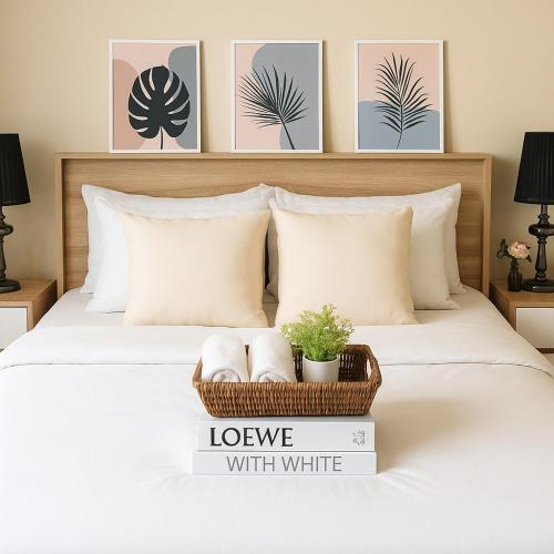 Central next to Shopping 1 Bedroom Condo 2 Min to BTS Asok and Terminal 21