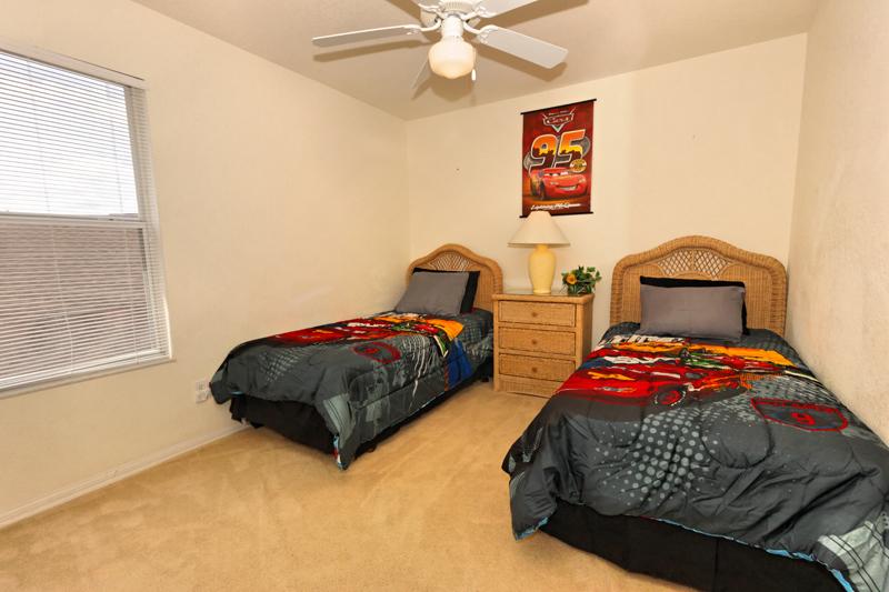 546 Windsor Place The Abbey 5 Bedrooms 3 Bath - photo 12