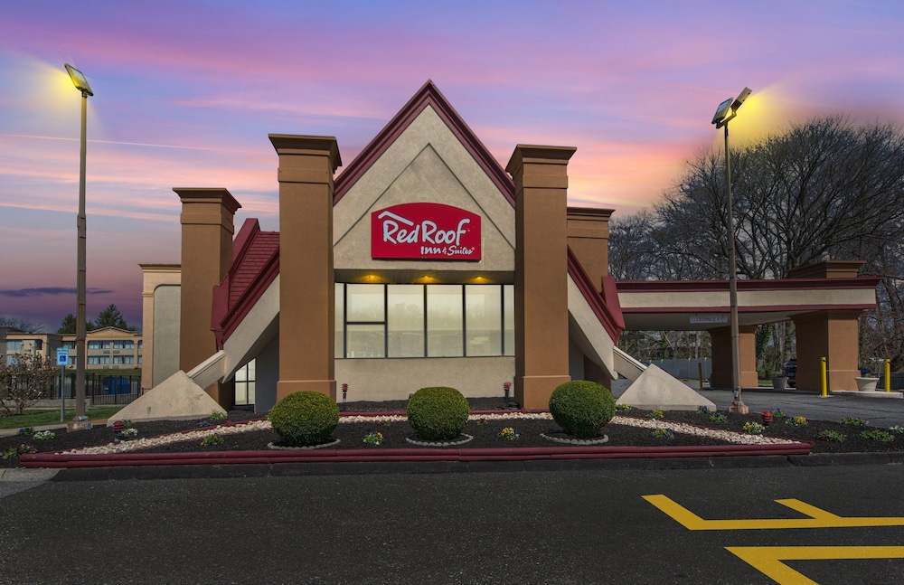 Red Roof Inn & Suites Newark University - photo 51