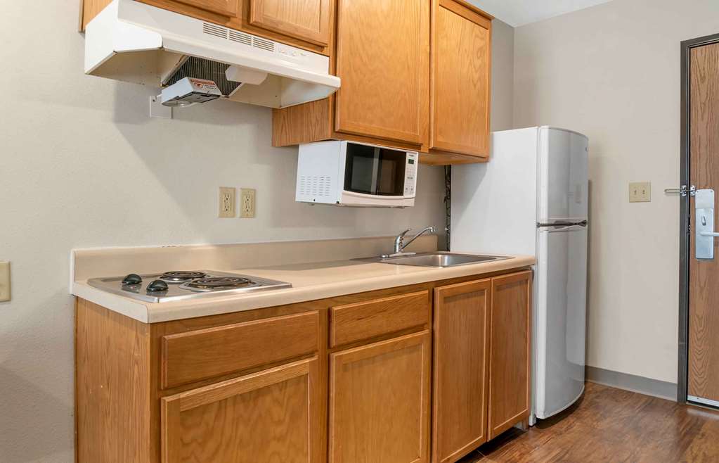 Extended Stay America Select Suites Kalamazoo West - photo 22