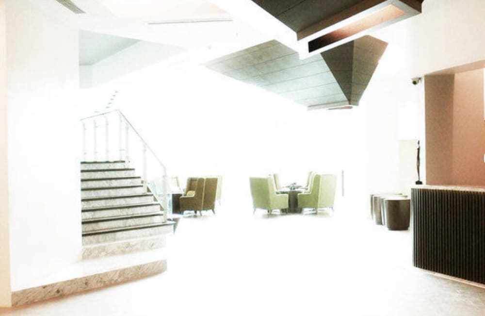 Wyne Hotel — Yangon — photo 4