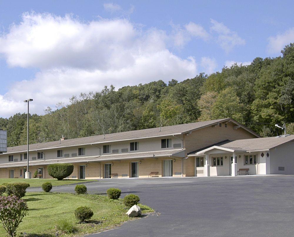 Knights Inn Franklin PA - photo 4