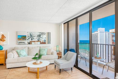 Lovely 1BR Ocean View Condo Near Beach Parking — 4-Star Luxury Hotel in Honolulu, United States