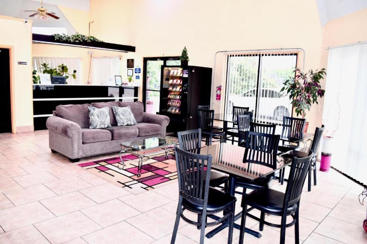 Days Inn by Wyndham Burleson Ft. Worth - photo 6