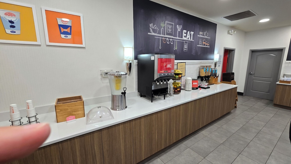 Hampton Inn & Suites Chicago Deer Park - photo 53