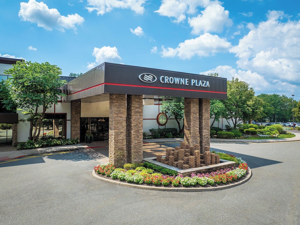 Crowne Plaza Suffern Mahwah by IHG pet-friendly hotel Suffern