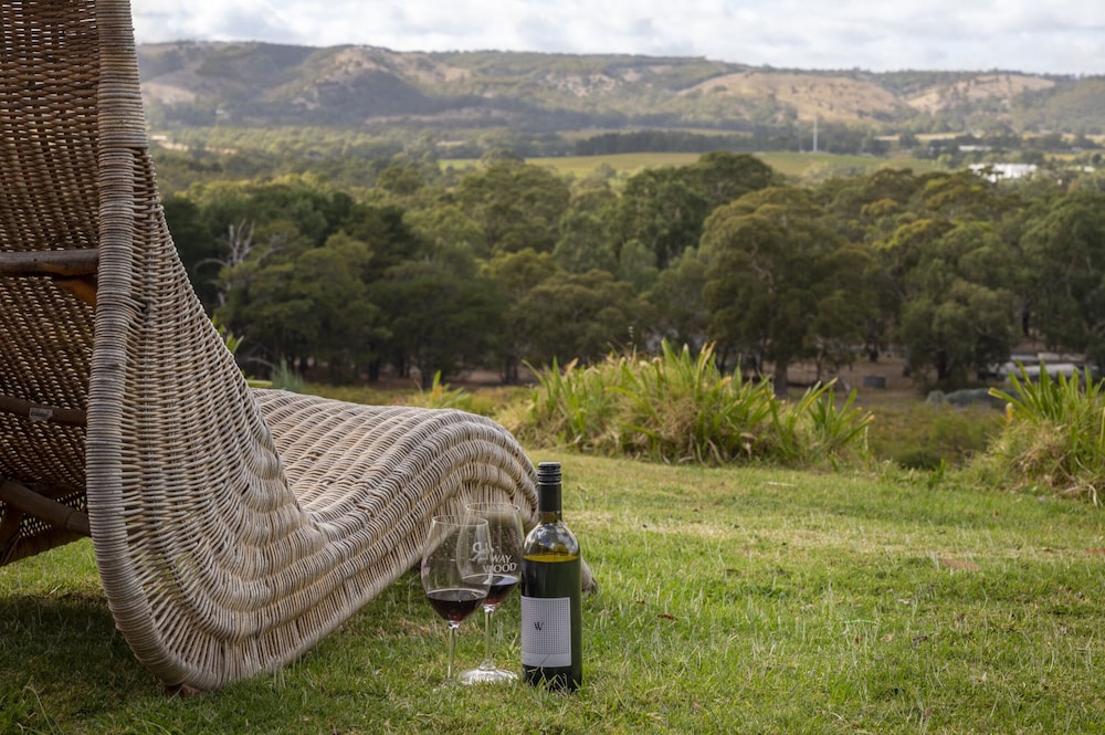 WayWood Wines Your Vineyard Getaway — 4-Star Luxury Hotel in Mclaren Vale, Australia