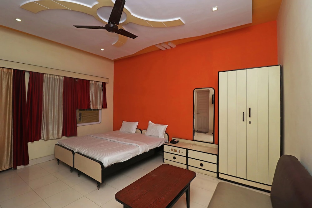 Spot On 37028 Hotel Sheela in Durg, India
