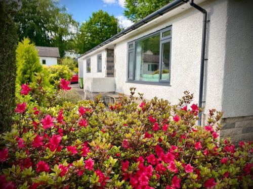 3 bedroom bungalow central Ambleside with parking — 4-Star Luxury Hotel in Ambleside, United Kingdom