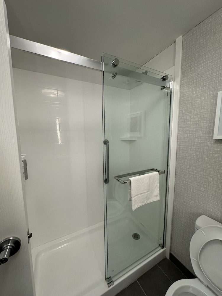 Hampton Inn Lincoln South Heritage Park - photo 29