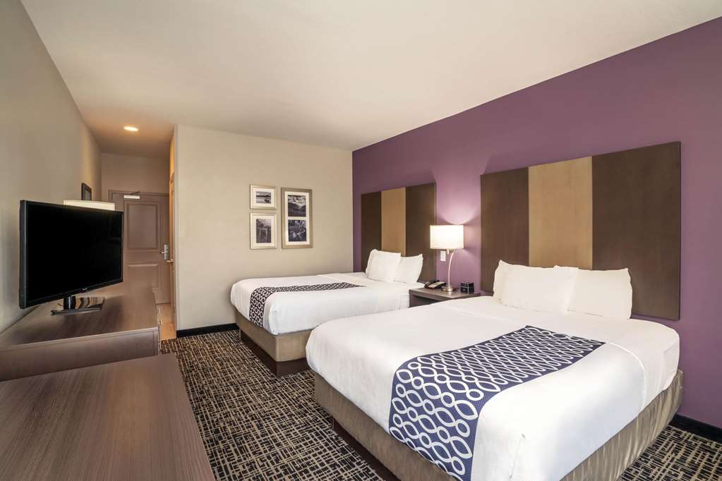 La Quinta Inn & Suites by Wyndham Chattanooga Lookout Mtn - photo 35