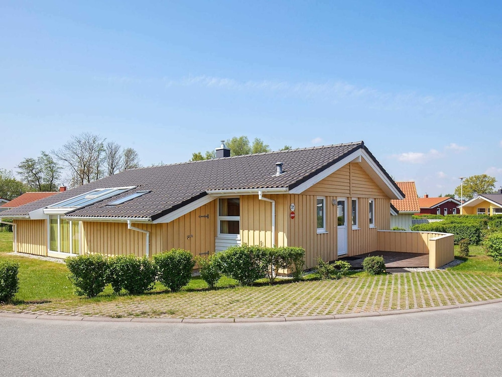 Holiday Home in GrÃ mmitz — 5-Star Luxury Hotel in Gromitz, Germany