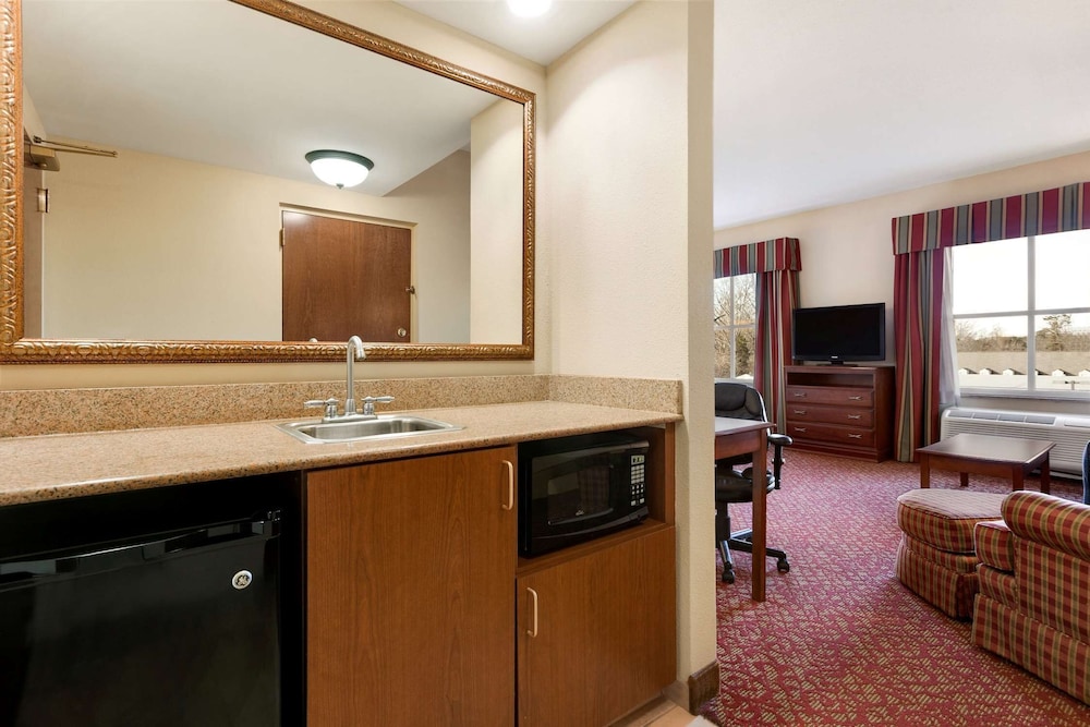 Hampton Inn & Suites Williamsburg Historic District - photo 21