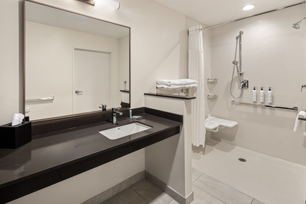 Fairfield by Marriott Inn & Suites Yankton - photo 17