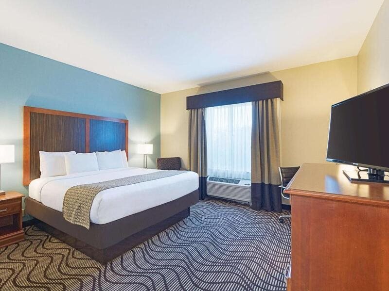 La Quinta Inn & Suites Mathis - photo 9
