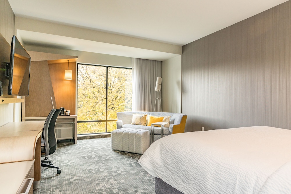 Courtyard by Marriott West Springfield - photo 5