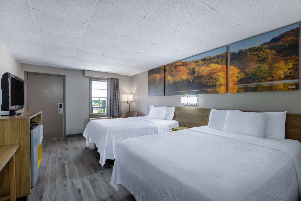 Days Inn by Wyndham Lincolnton - photo 25