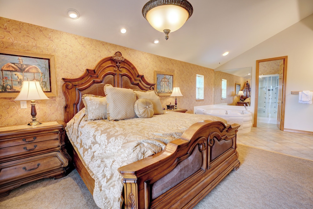 Grand Crowne Resort - photo 10