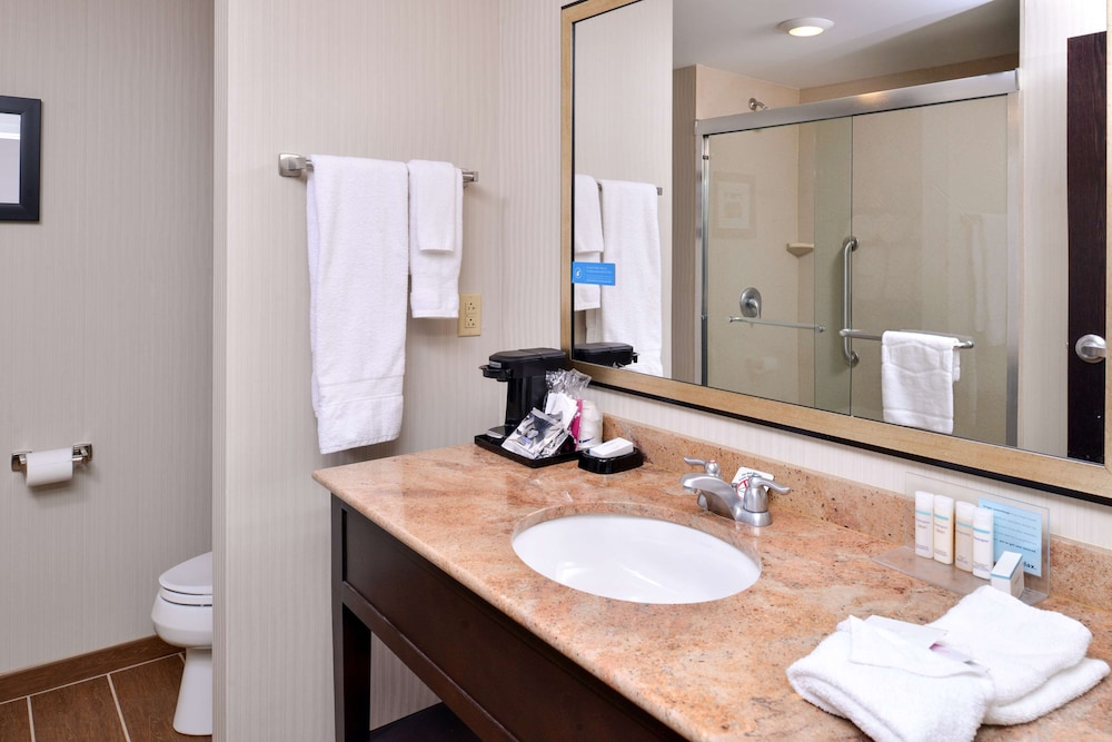 Hampton Inn & Suites California University Pittsburgh - photo 25