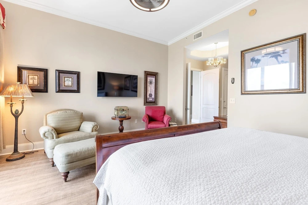Indigo East 2102 Penthouse w Cabana — 4-Star Luxury Hotel in Pensacola, United States