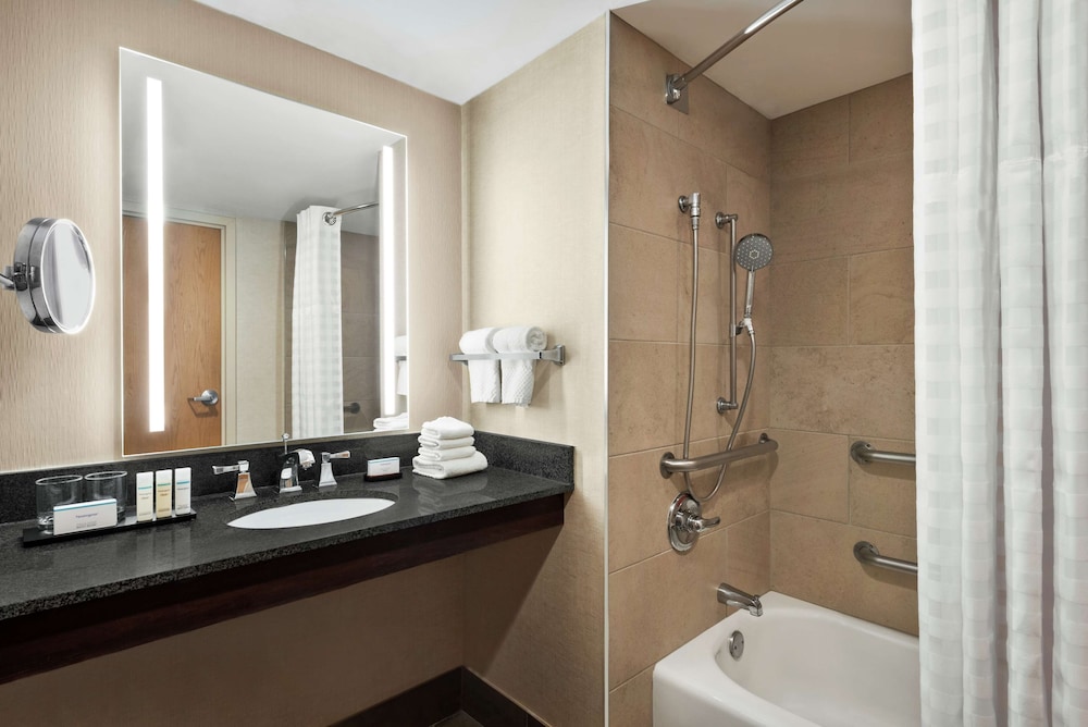 Embassy Suites by Hilton Columbus Dublin - photo 21