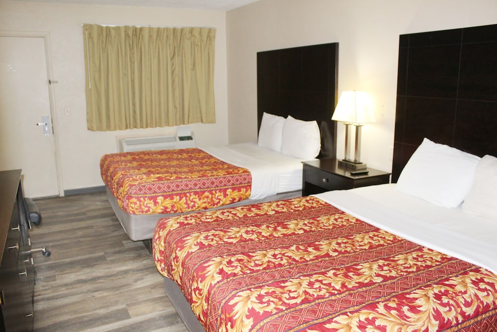 Huntington Inn - photo 8