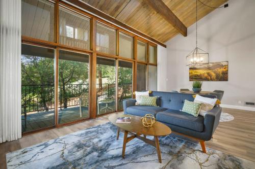 #1Condo Glacier Resort Pool Golf HotTub Sauna Gym in Durango, United States