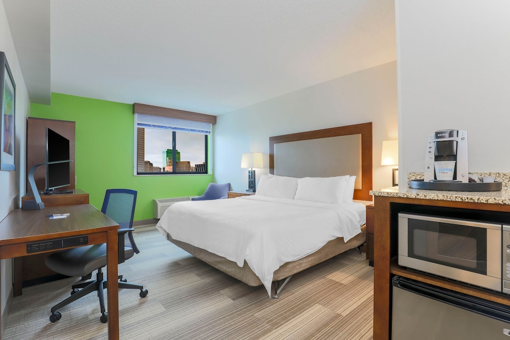 Holiday Inn Express & Suites Fort Worth Downtown by IHG - photo 13