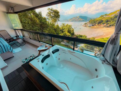 Loft luxo à beira mar com hidromassagem in Angra Dos Reis, Brasil