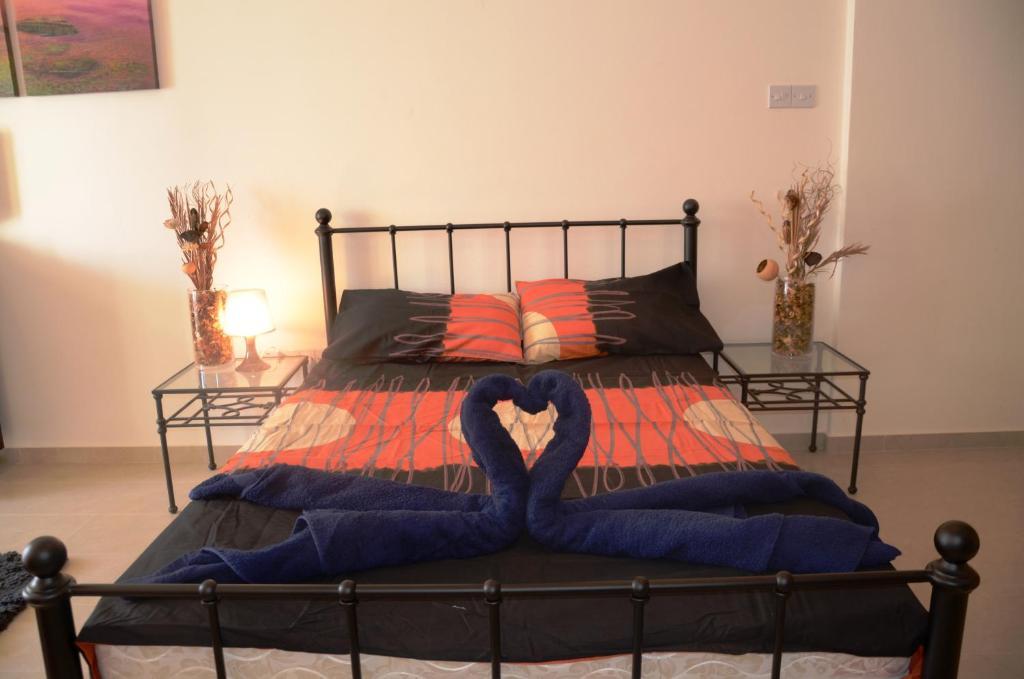 Studio with shower room E5 full kitchen poolside FREE WIFI