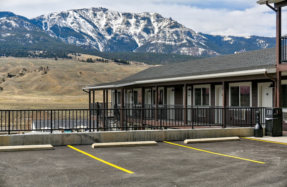 The Roosevelt Hotel Yellowstone - photo 46