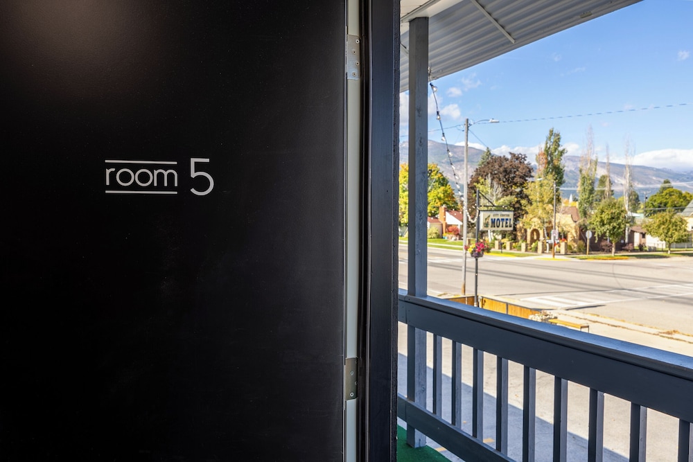 City Center Motel - photo 33