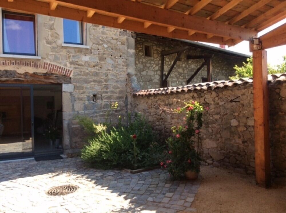 La Cour Rose — hotel in Mornant
