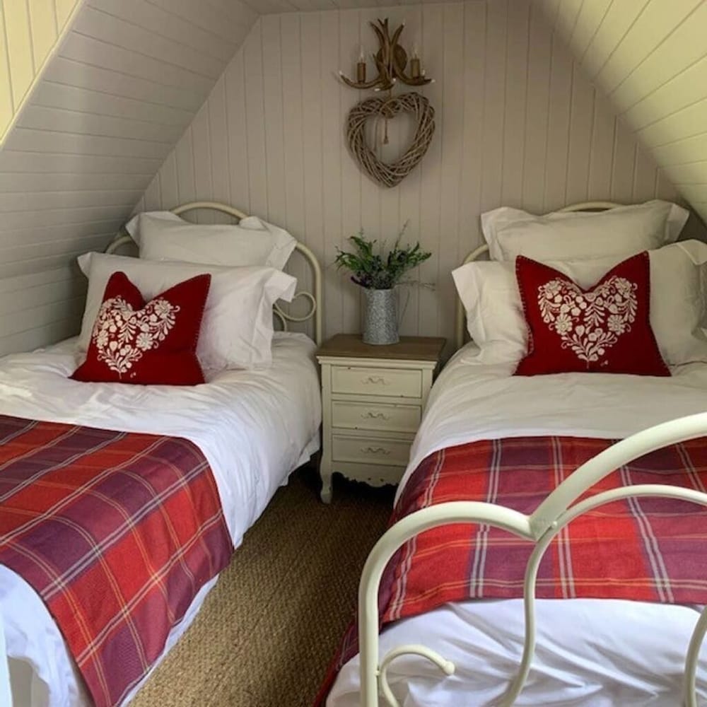 A Fairytale Highland Cottage — Aberfeldy — photo 5