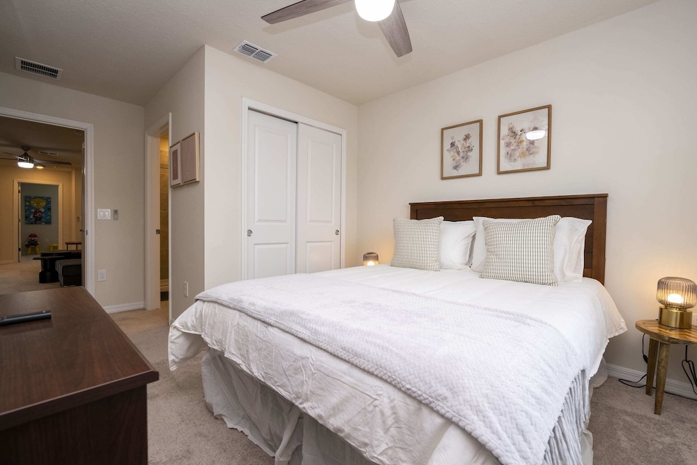 Stunning 5Bd w Pool @ Windsor Island Resort 3814 - photo 10