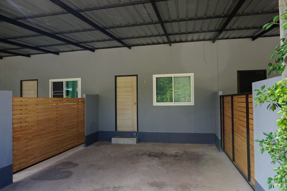 V2 Boutique Resort — Warin Chamrap — photo 4