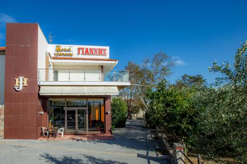 Giannis Hotel in Kimmeria, Greece