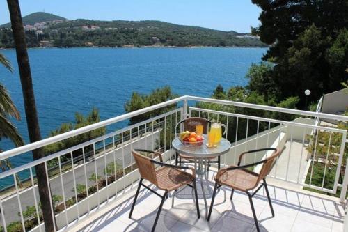 Apartments Lozica Standard Studio Apartment with Terrace and Sea View