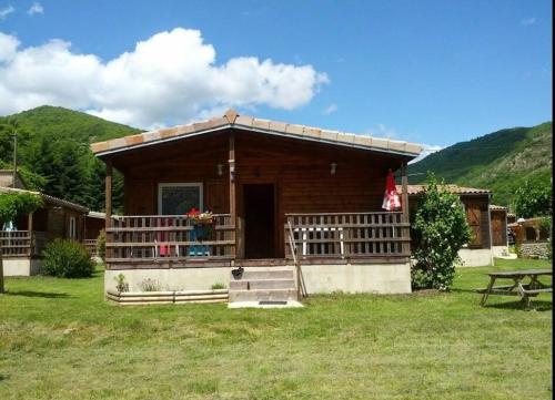 Le Clos Chanteric Accueille Jusqua 5 Personnes — hotel in Thueyts
