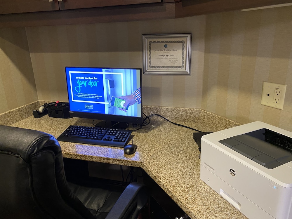 Hampton Inn & Suites Las Vegas South - photo 40